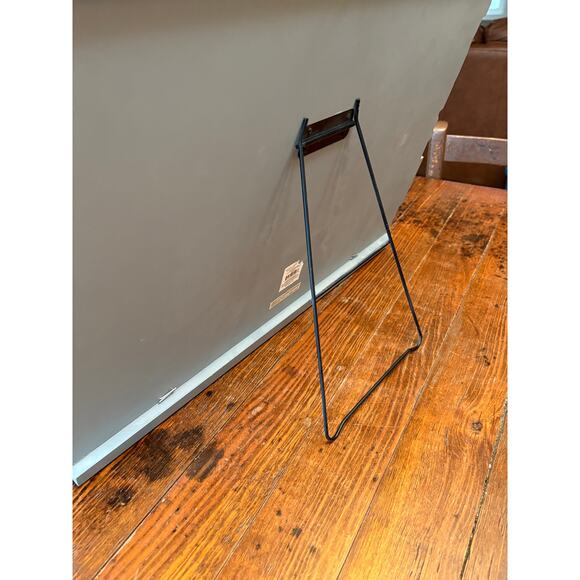 Set of 2 Rustic Wooden Winter Christmas Signs - Santa’s Workshop and Reindeer - Picture 8 of 8